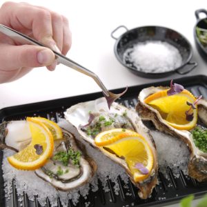 Pinça de Cozinha Inox Curvada 24cm